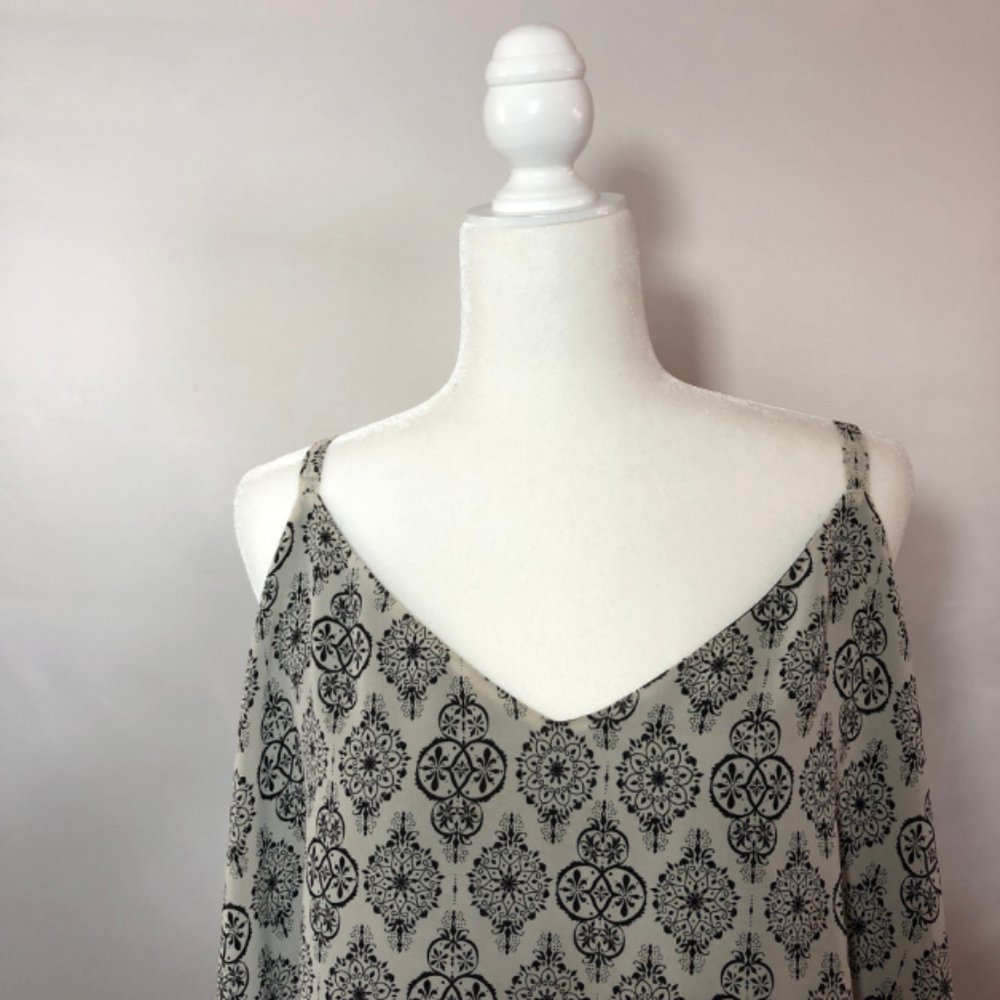 Torrid Double Layer B&W Print Swing Cami Size 3 - image 6